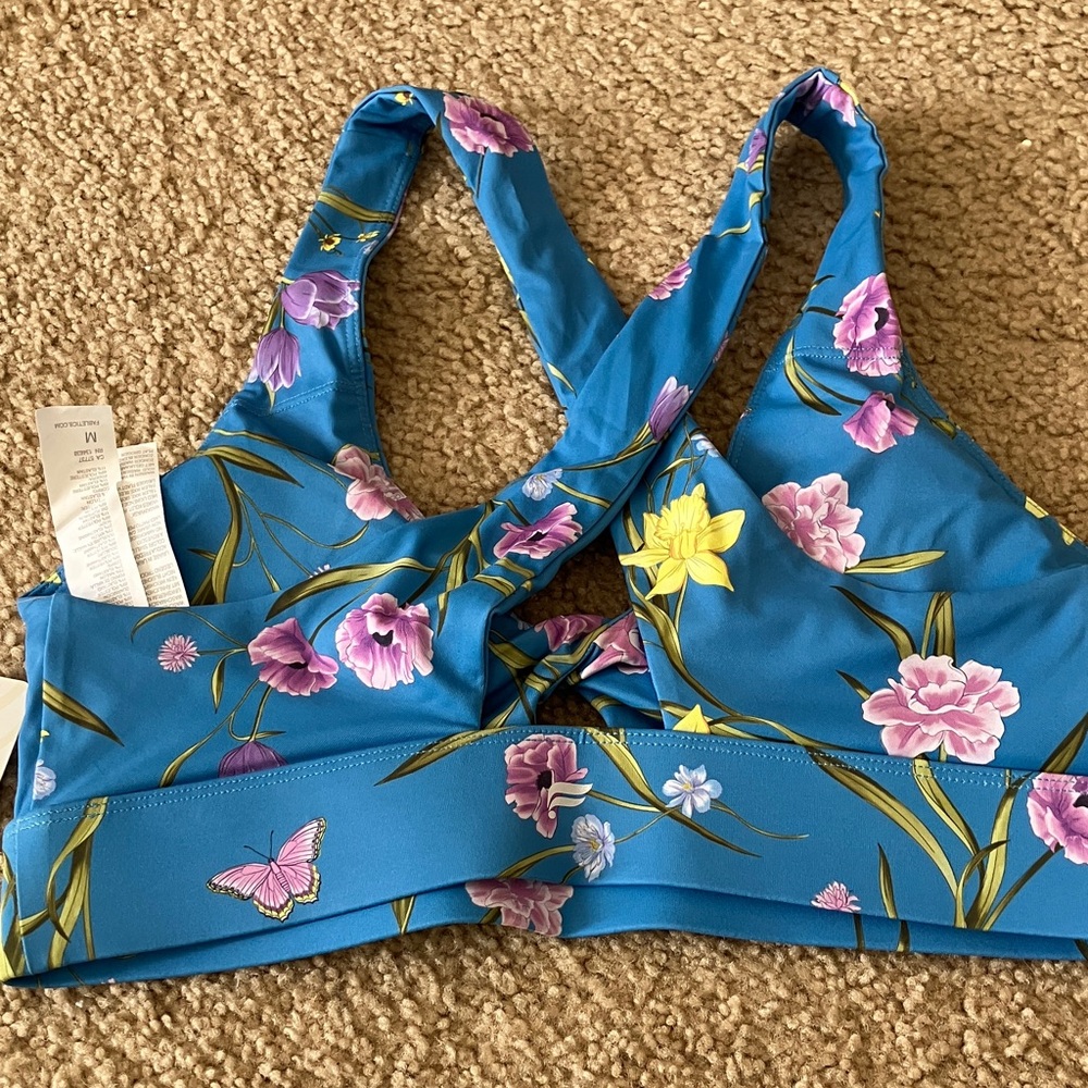 Fabletics Oasis Twist Sports Bra in Daffodil Dream - Picture 4 of 5